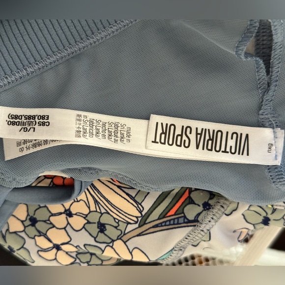 Victoria’s Secret Sport Criss Cross Back Sports Bra - Picture 4 of 5